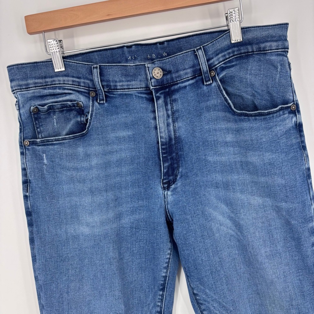 Mott & Bow Straight Staple Jeans Men 34x30 (Tag 36x32) Medium Wash Stretch Denim